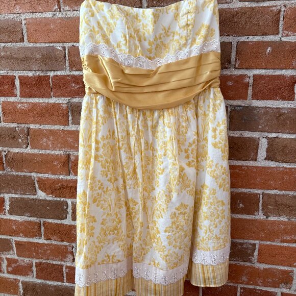 Charlotte Russe Y2K Floral Strapless Mini Dress w/ Satin + Eyelet Detail - S - Picture 1 of 6